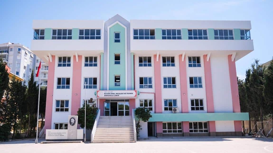 Narlıdere Rasim Önel Ticaret Mesleki ve Teknik Anadolu Lisesi Fotoğrafı